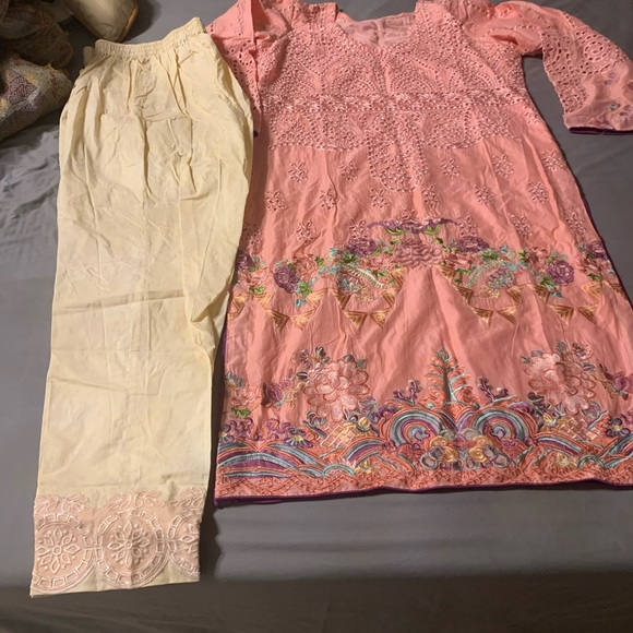 Shalwar Kameez - Picture 6 of 9